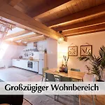 Helle 72qm Maisonette Altbau Im Herzen Erfurts Mit Kingsize Bett, 45 Zoll Smart-tv, Nobilia Kueche, 150mbts Wlan - Nur Ein Kurzer Spaziergang Zur Kraemerbruecke - Kostenlose Parkplaetze In Laufentfernung - Ausgewaehlte Empfehlungen Fuer Erfur * Erfurt